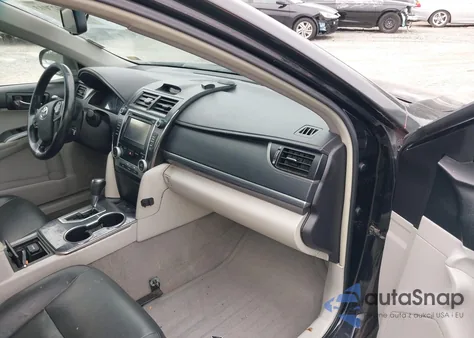 2014 Toyota Camry Hybrid Xle z USA, uszkodzony, nr VIN 4T1BD1FKXEU111906